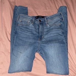 HOLLISTER HIGH RISE SUPER SKINNY JEANS
